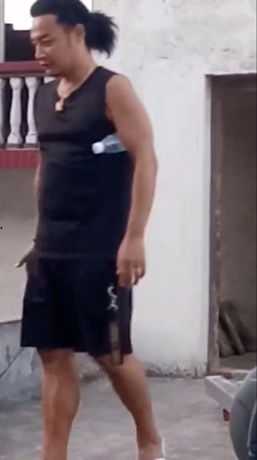 网友爆料黑色口罩视频